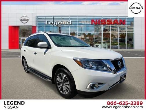 2016 Nissan Pathfinder SV