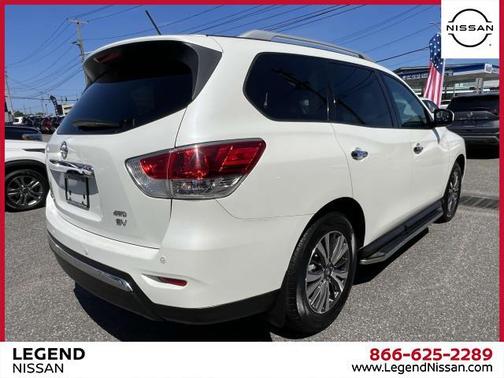 2016 Nissan Pathfinder SV