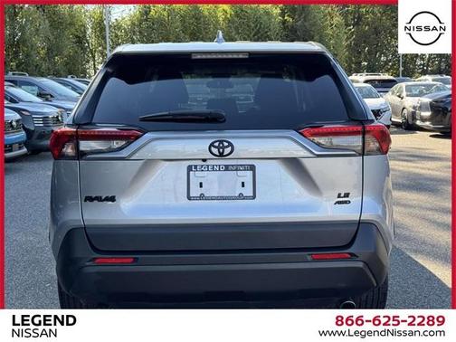 2022 Toyota RAV4 LE