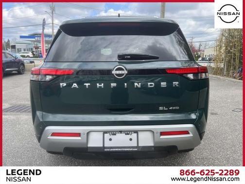 2022 Nissan Pathfinder SL