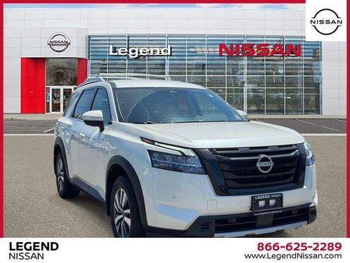 White 2023 Nissan Pathfinder SL