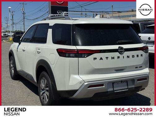 White 2023 Nissan Pathfinder SL