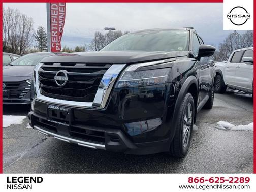 2024 Nissan Pathfinder SL