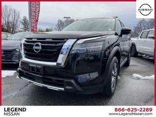 2024 Nissan Pathfinder SL