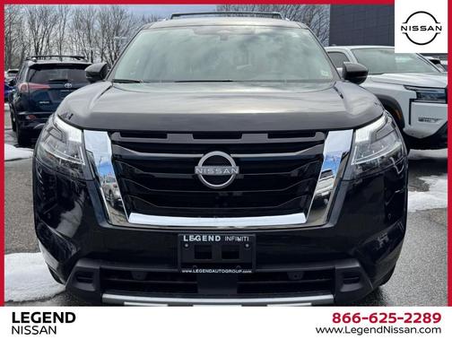 2024 Nissan Pathfinder SL