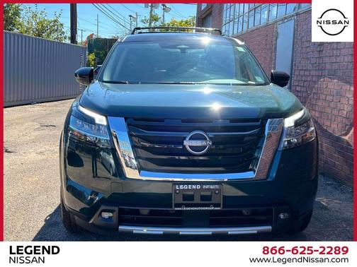 2022 Nissan Pathfinder SL