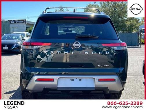 2022 Nissan Pathfinder SL