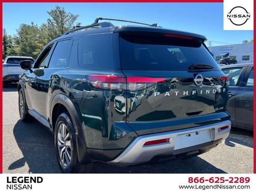 2022 Nissan Pathfinder SL