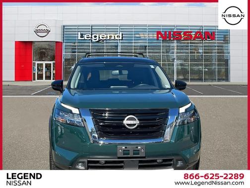 2022 Nissan Pathfinder SL