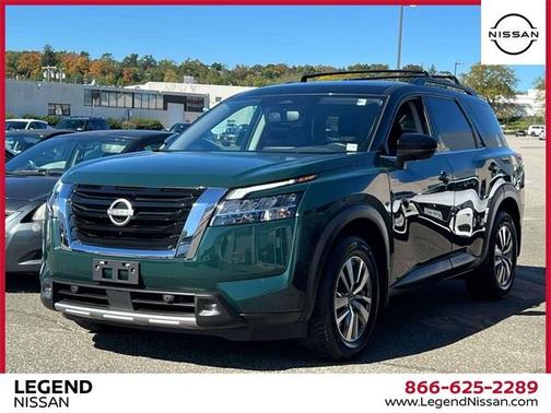 2022 Nissan Pathfinder SL