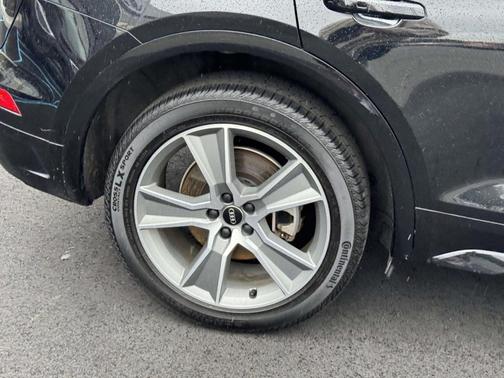 Mythos Black Metallic 2025 Audi Q5 45 S line quattro Premium
