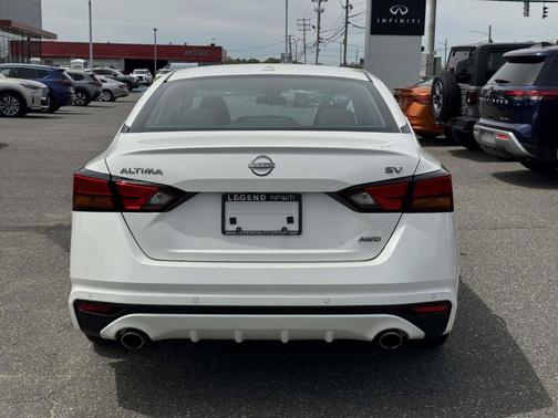 White 2024 Nissan Altima 2.5 SV