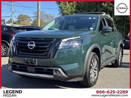 2022 Nissan Pathfinder SL