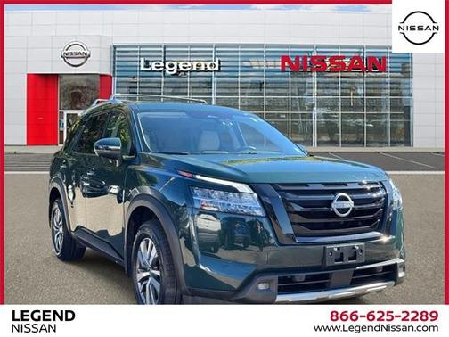2022 Nissan Pathfinder SL
