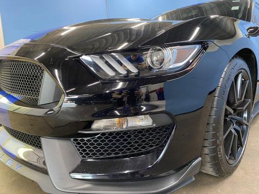 2018 Ford Shelby GT350 Base