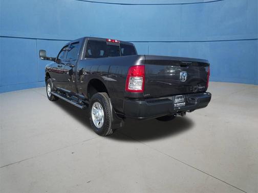 2020 RAM 2500 Tradesman Crew Cab 4X4 6'4' Box