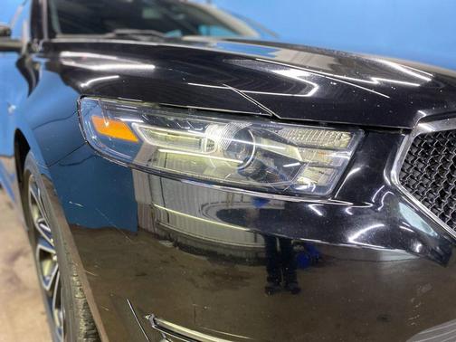 2018 Ford Taurus SHO