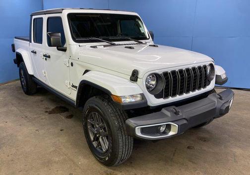 2024 Jeep Gladiator Sport S