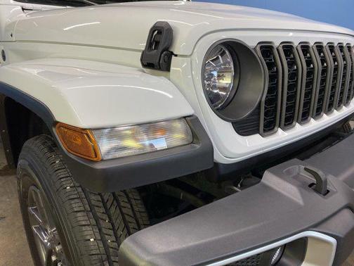 2024 Jeep Gladiator Sport S