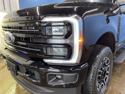 2025 Ford F-350 Platinum