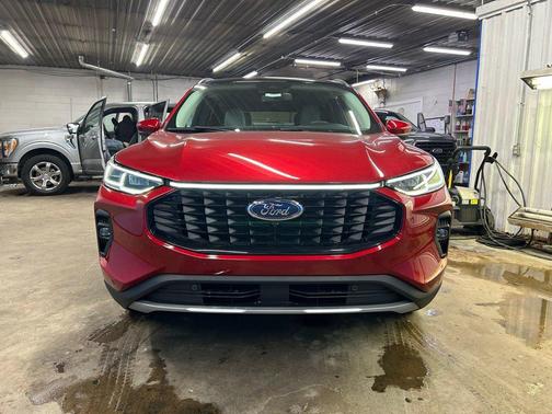 2026 Ford Escape Platinum