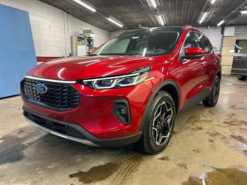 2026 Ford Escape Platinum