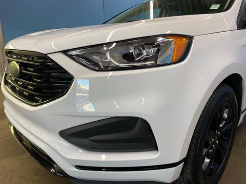 OXFORD WHITE 2024 Ford Edge SE