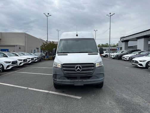 Arctic White 2021 Mercedes-Benz Sprinter 2500 High Roof
