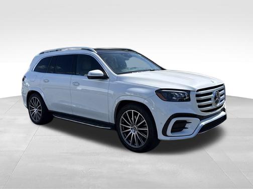 MANUFAKTUR Moonlight White Metallic 2025 Mercedes-Benz GLS 580 4MATIC