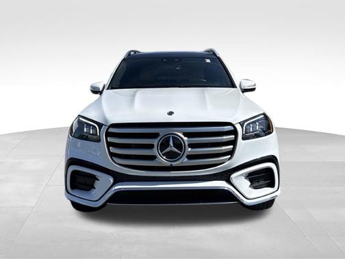 MANUFAKTUR Moonlight White Metallic 2025 Mercedes-Benz GLS 580 4MATIC