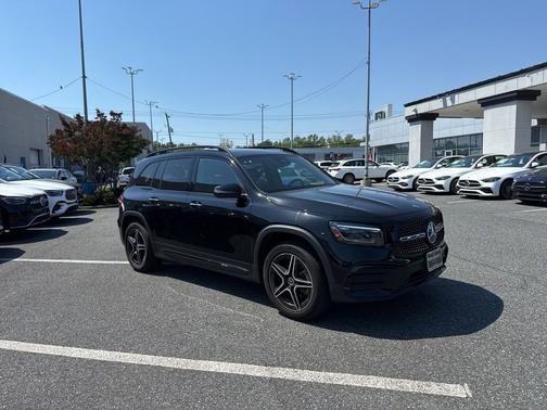 Night Black 2024 Mercedes-Benz GLB 250