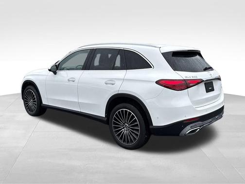 Polar White 2025 Mercedes-Benz GLC 300