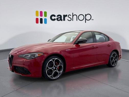 Alfa Rosso 2024 Alfa Romeo Giulia Veloce AWD