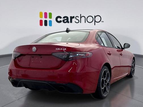 Alfa Rosso 2024 Alfa Romeo Giulia Veloce AWD