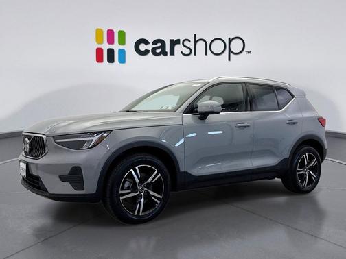 2025 Volvo XC40 B5 Core Bright Theme