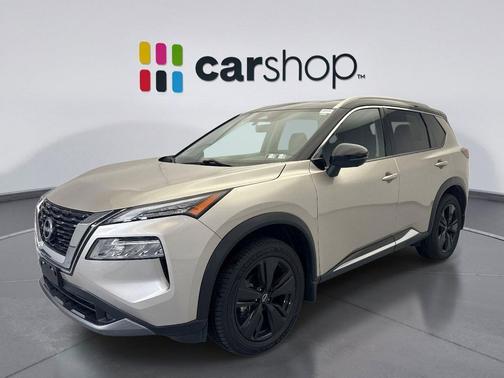 Champagne Silver Metallic/Super Black 2023 Nissan Rogue SL