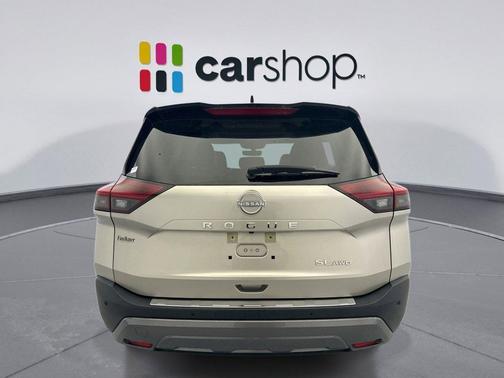 Champagne Silver Metallic/Super Black 2023 Nissan Rogue SL