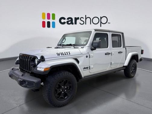 Silver Zynith Clearcoat 2023 Jeep Gladiator Willys 4x4