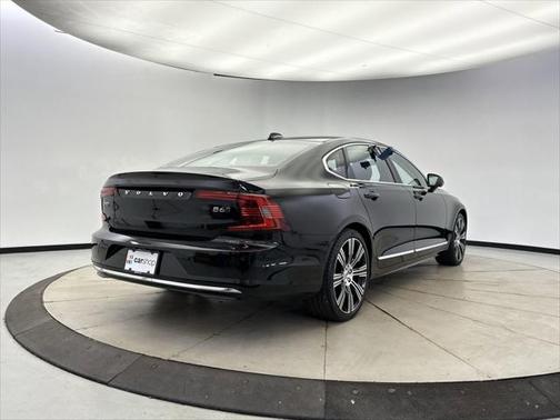 2023 Volvo S90 B6 Plus