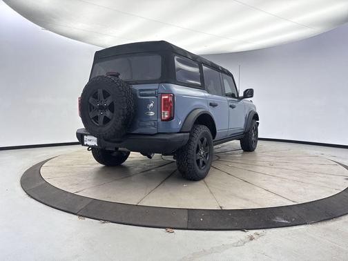 AZURE GRAY MET TRI-COAT 2024 Ford Bronco Black Diamond