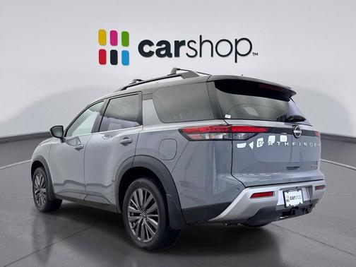 Solid Gray/Super Black 2023 Nissan Pathfinder SL 4WD
