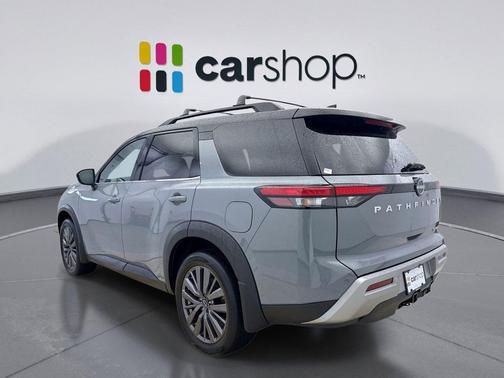 Solid Gray/Super Black 2023 Nissan Pathfinder SL 4WD