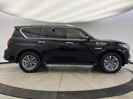2022 INFINITI QX80 Luxe