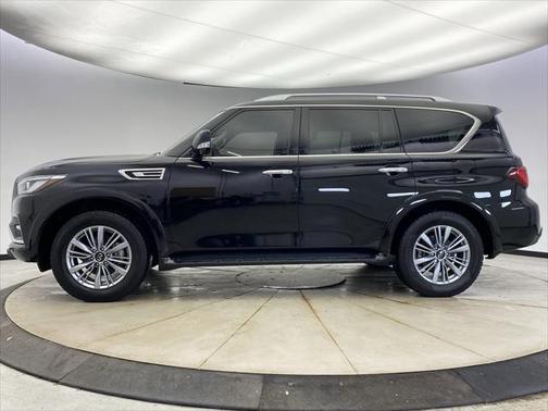 2022 INFINITI QX80 Luxe