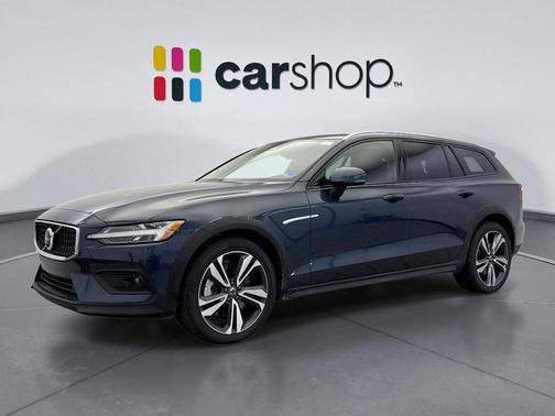 2025 Volvo V60 Cross Country Plus, B5 AWD Gas (mild hybrid)
