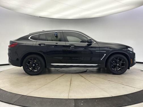 2025 BMW X4 xDrive30i