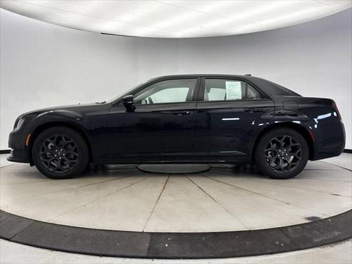 2023 Chrysler 300 Touring