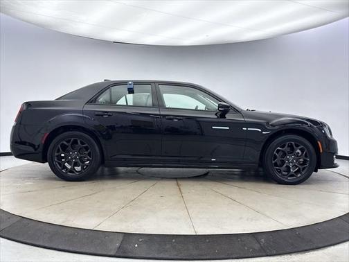 2023 Chrysler 300 Touring
