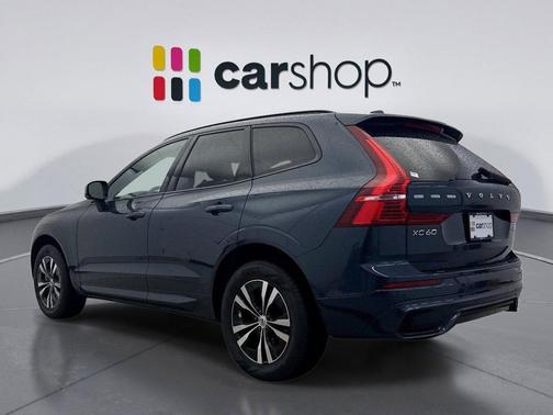 2024 Volvo XC60 B5 Core Dark Theme