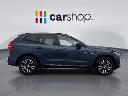 2024 Volvo XC60 B5 Core Dark Theme
